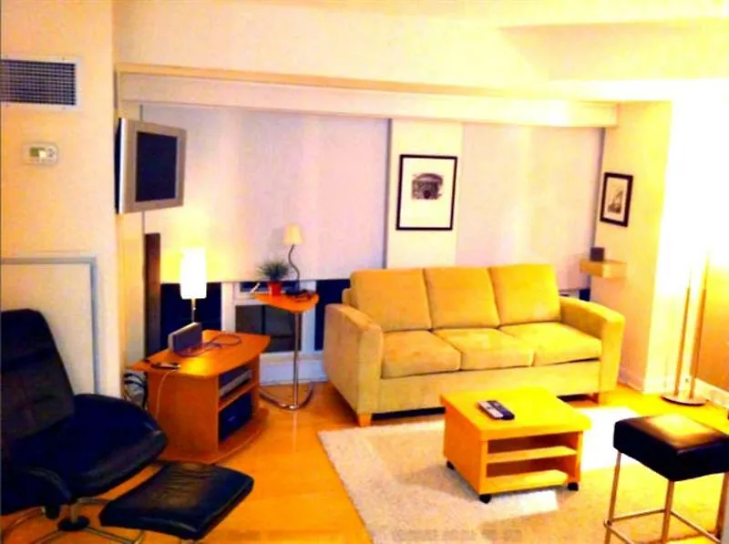 Pelican At 210 Victoria 토론토 3*,  캐나다